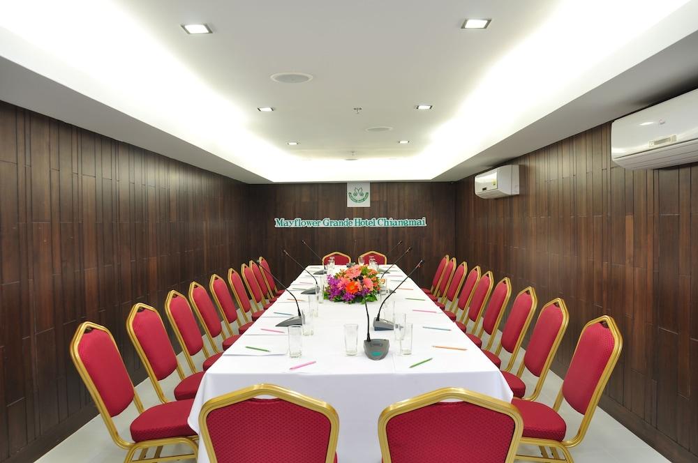 Mayflower Grande Hotel Chiang Mai Extérieur photo