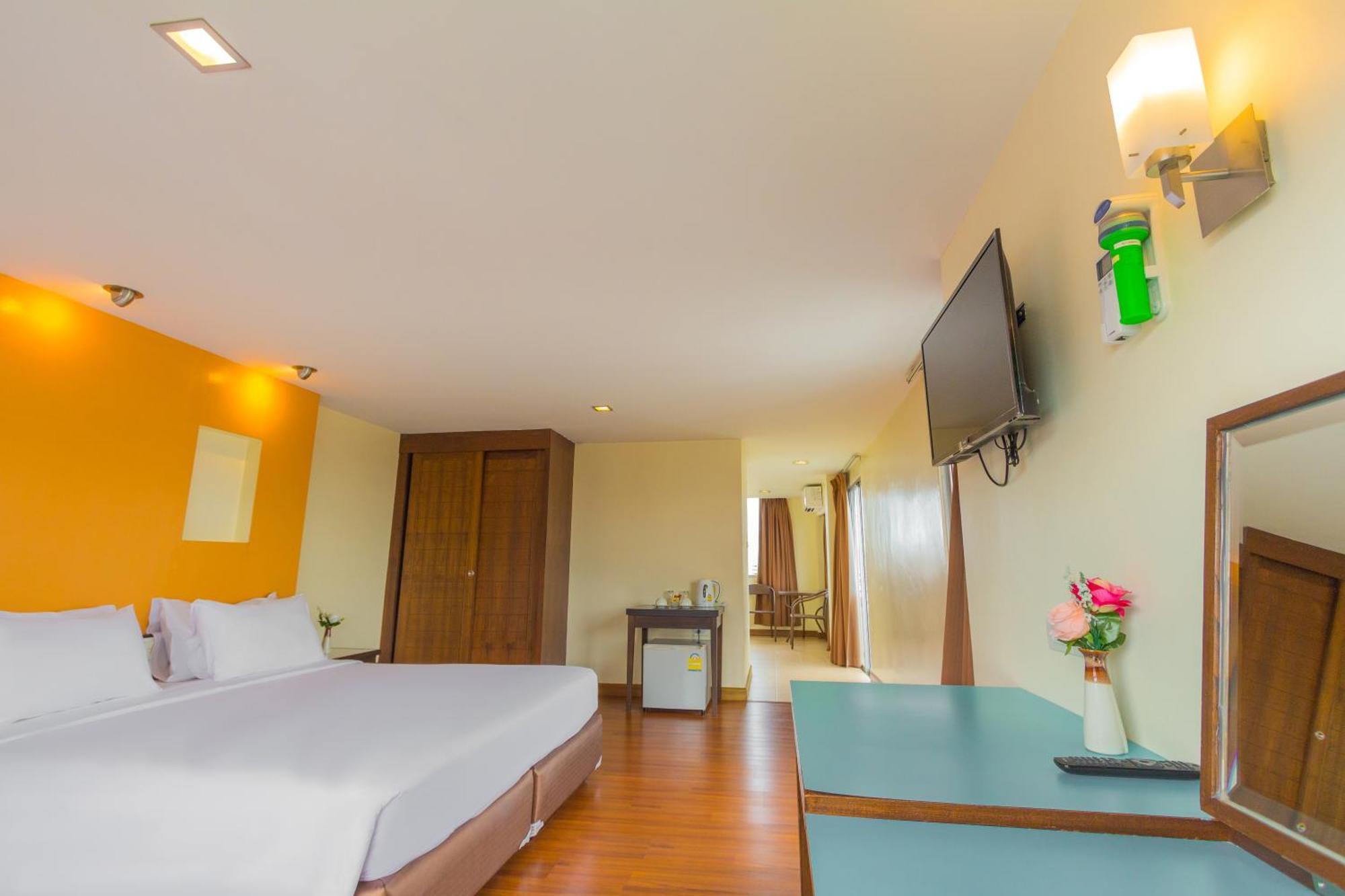Mayflower Grande Hotel Chiang Mai Extérieur photo