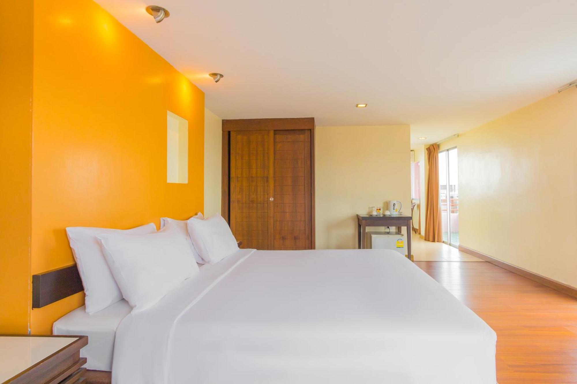 Mayflower Grande Hotel Chiang Mai Extérieur photo
