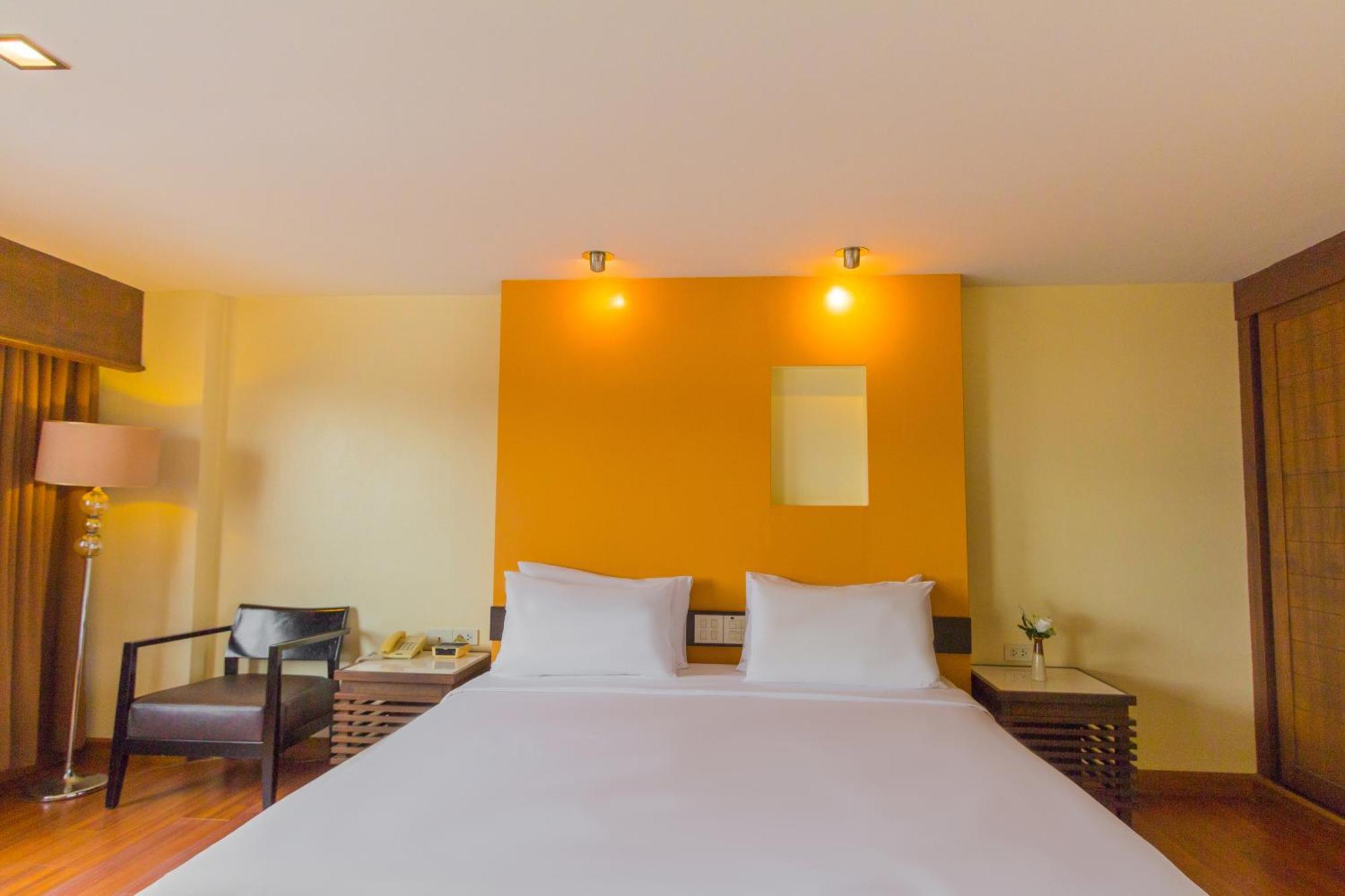 Mayflower Grande Hotel Chiang Mai Extérieur photo