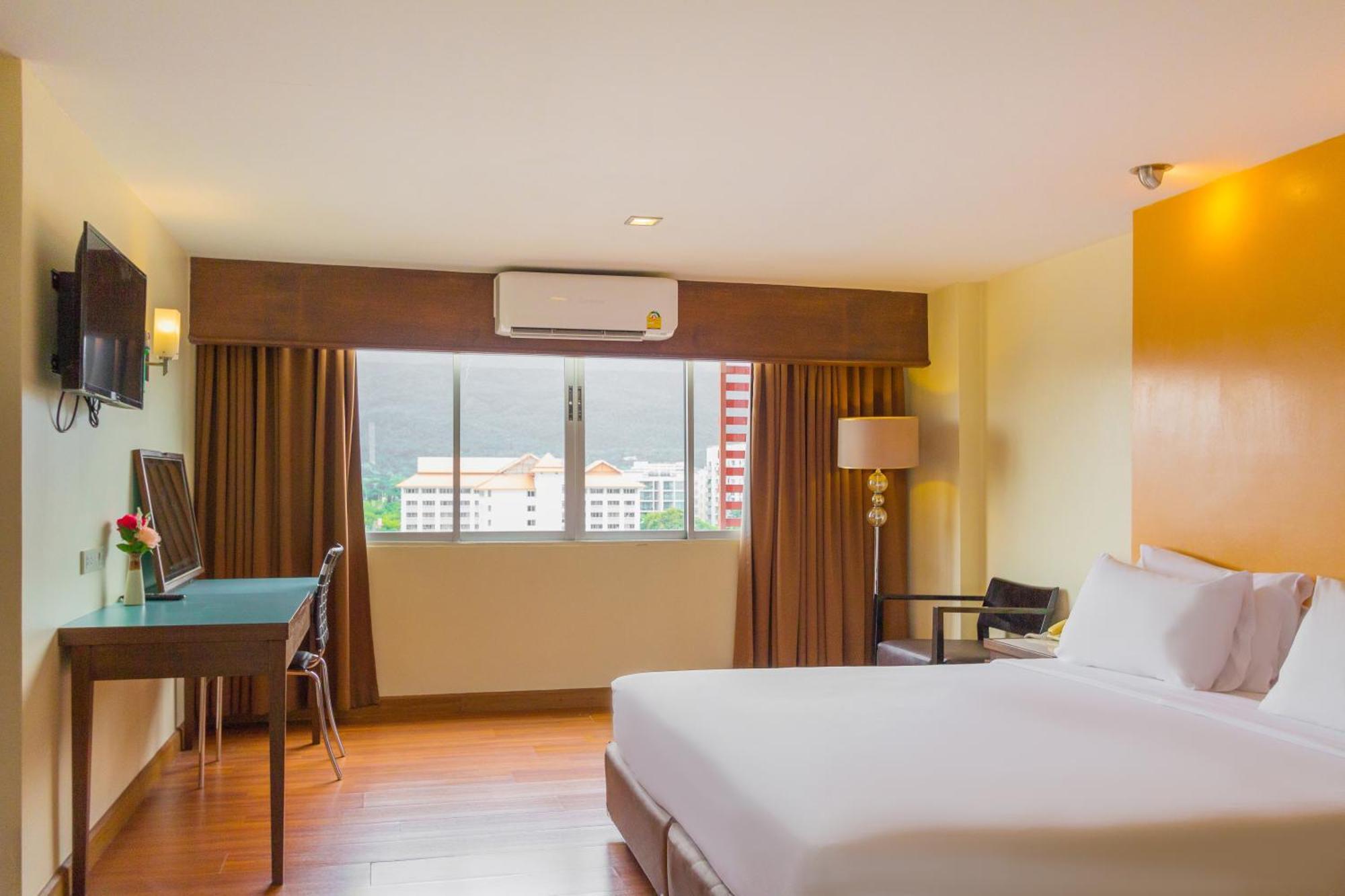 Mayflower Grande Hotel Chiang Mai Extérieur photo