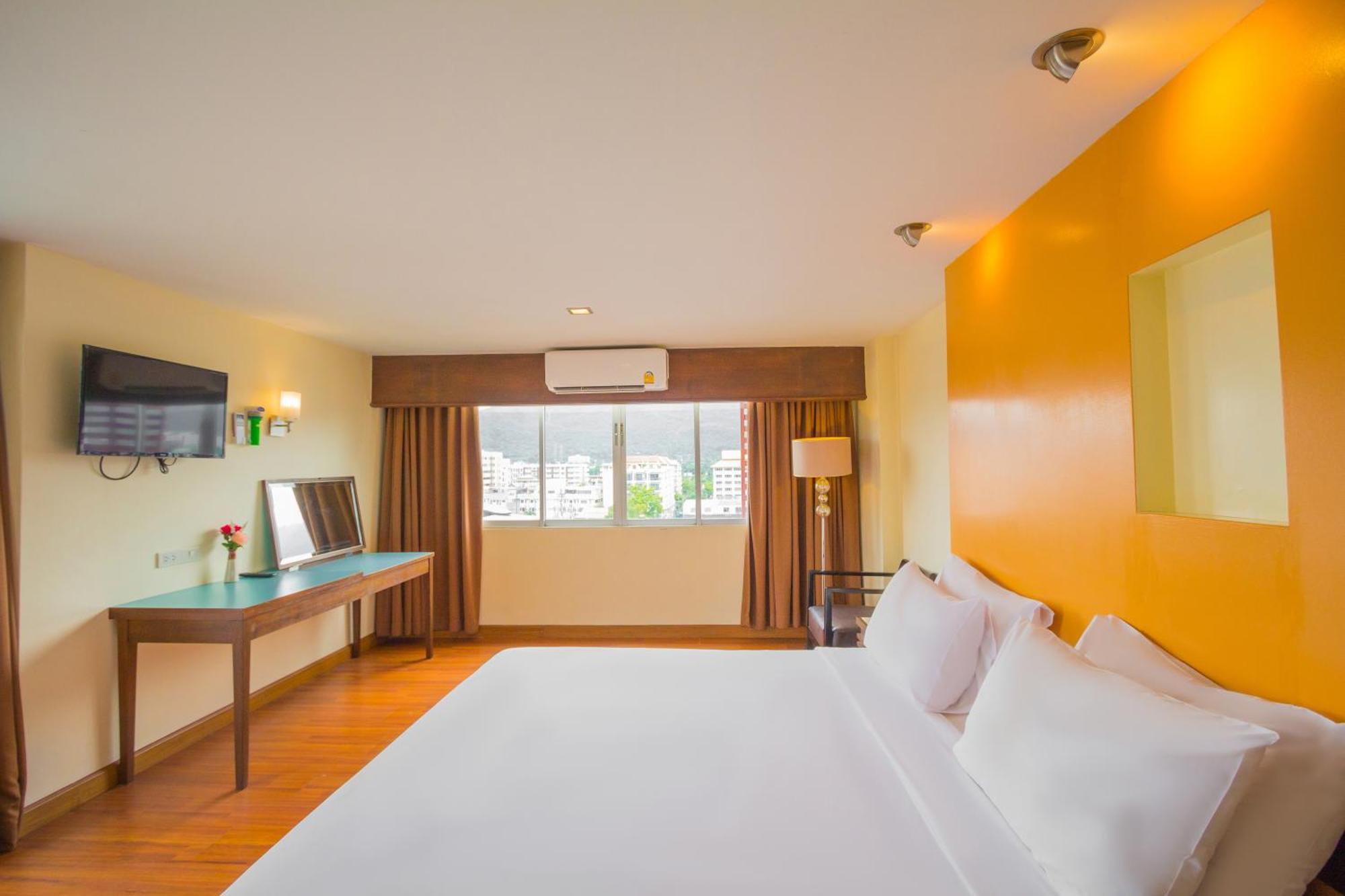 Mayflower Grande Hotel Chiang Mai Extérieur photo