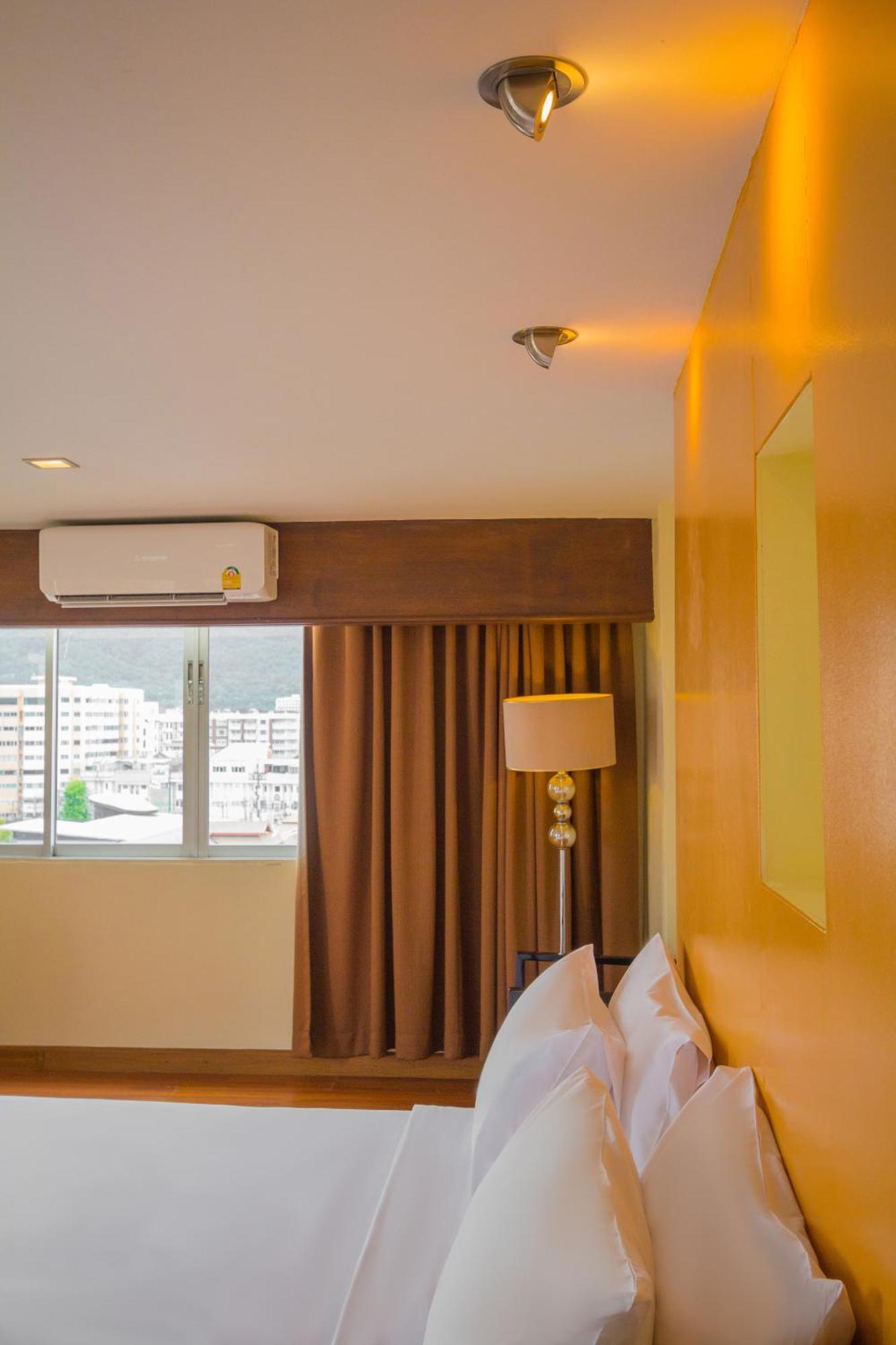 Mayflower Grande Hotel Chiang Mai Extérieur photo