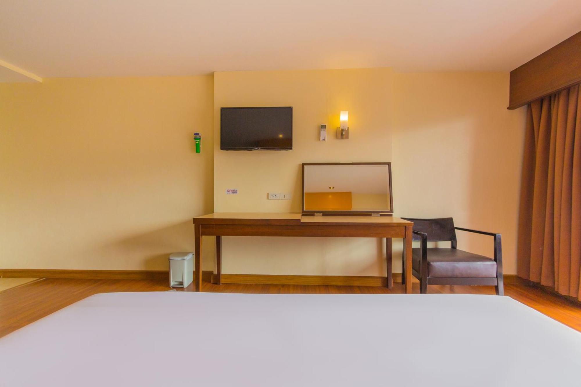 Mayflower Grande Hotel Chiang Mai Extérieur photo