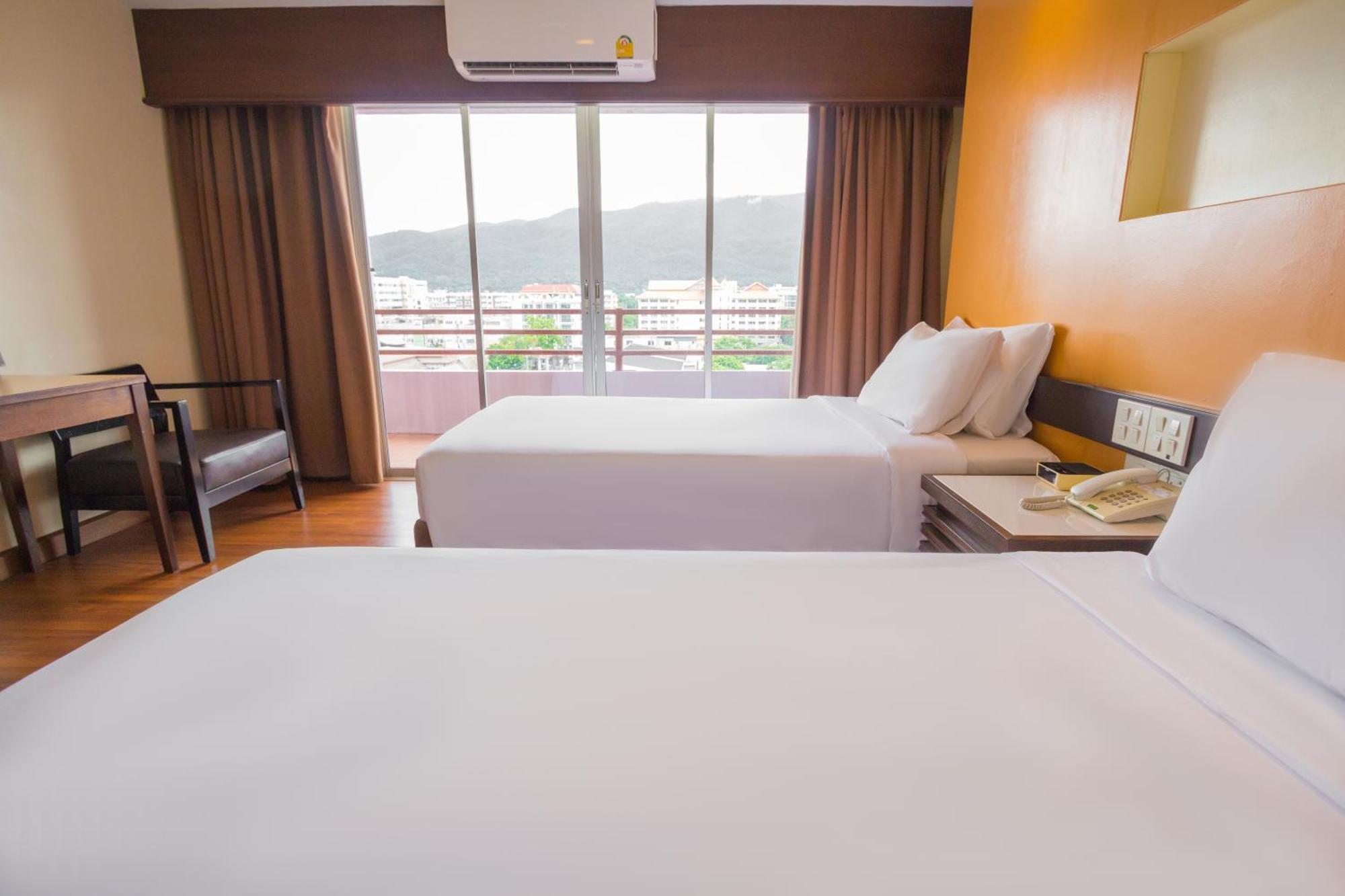 Mayflower Grande Hotel Chiang Mai Extérieur photo