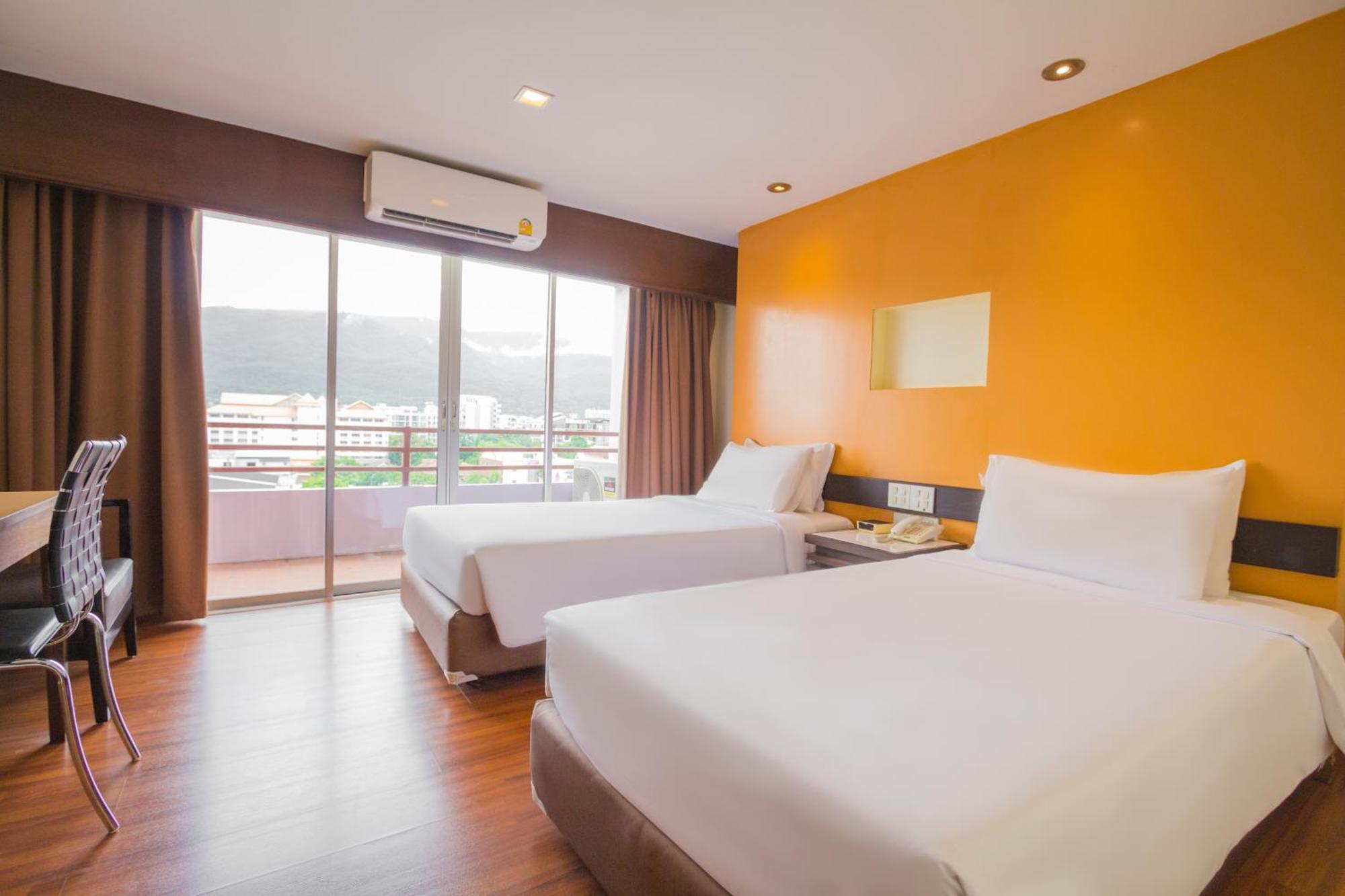 Mayflower Grande Hotel Chiang Mai Extérieur photo