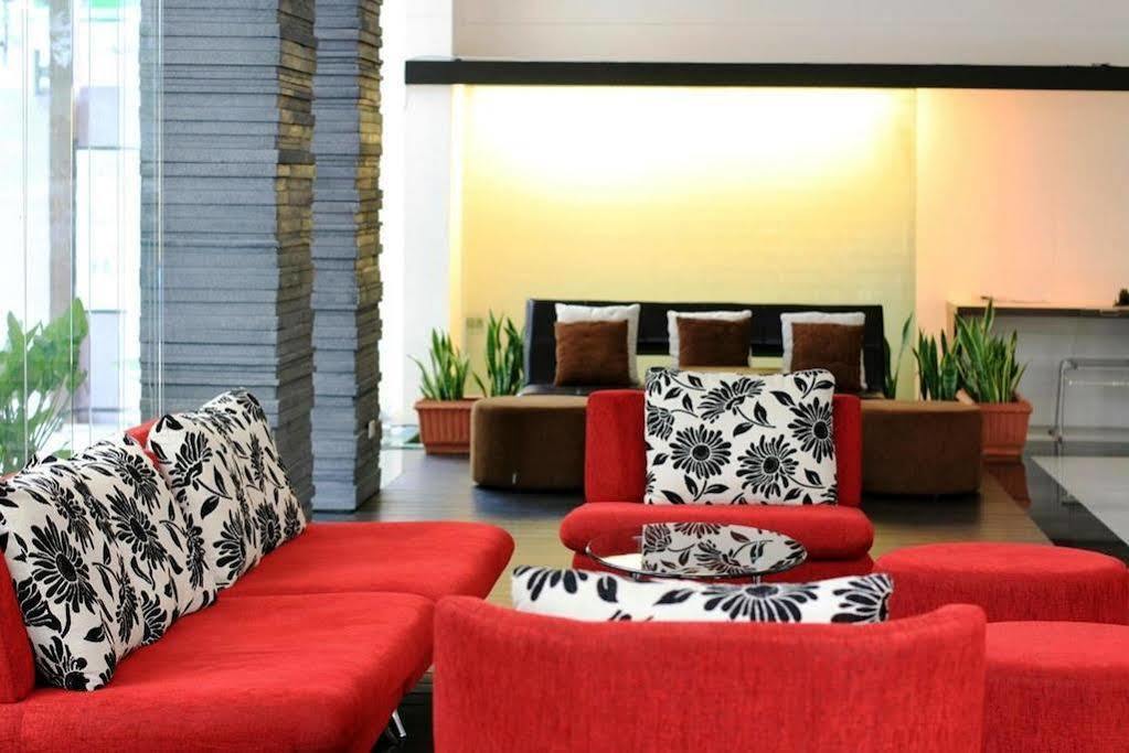 Mayflower Grande Hotel Chiang Mai Extérieur photo